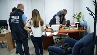 Тернополянин організував нелегальну фірму з працевлаштування за кордоном