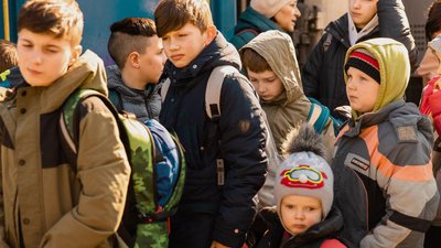 Вихователька з Чернігова врятувала 31 дитину з-під російських обстрілів Вихователька з Чернігова врятувала 31 дитину з-під російських обстрілів