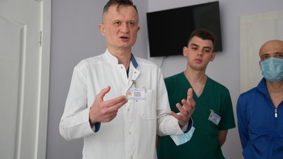 Сумські лікарі здійснили першу в області трансплантацію нирки від родинного донора Сумські лікарі здійснили першу в області трансплантацію нирки від родинного донора