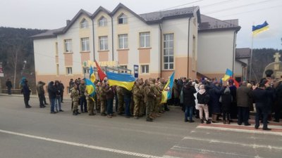 У Микуличині на Франківщині відкрили пам'ятник Героям Небесної Сотні У Микуличині на Франківщині відкрили пам'ятник Героям Небесної Сотні