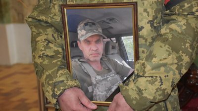 У Луцьку попрощалися з загиблим на Харківщині 53-річним бійцем Віталієм Назарчуком