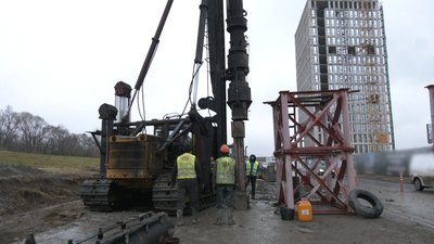 В Івано-Франківську відновили будівництво розв'язки моста на Пасічну В Івано-Франківську відновили будівництво розв'язки моста на Пасічну