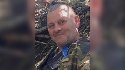 У громаді на Буковині попрощаються із загиблим військовим Морошаном