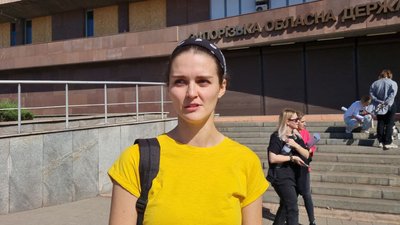 У Запоріжжі містяни вийшли на мітинг — вимагають спрямувати бюджетні кошти на ЗСУ У Запоріжжі містяни вийшли на мітинг — вимагають спрямувати бюджетні кошти на ЗСУ