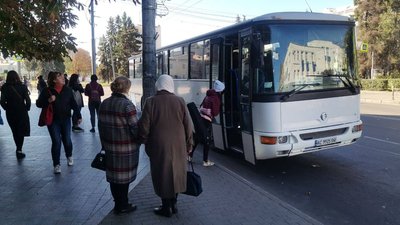 У Луцьку змінюється маршрут руху двох автобусів: як їздитимуть