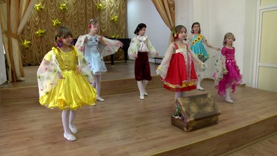 На Херсонщині колектив дітей з інвалідністю готується до фестивалю творчості На Херсонщині колектив дітей з інвалідністю готується до фестивалю творчості