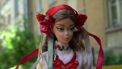 "Етно-Барбі". Як харків'янка презентує українську культуру серед лялькарів світу