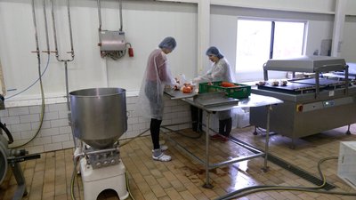 "Війна спонукала втілити мрію": на Чернігівщині фермер відкрив власний молокозавод "Війна спонукала втілити мрію": на Чернігівщині фермер відкрив власний молокозавод