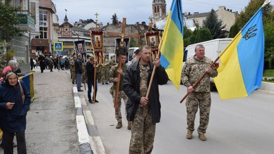 У громаді на Тернопільщині попрощалися з двома загиблими військовослужбовцями У громаді на Тернопільщині попрощалися з двома загиблими військовослужбовцями
