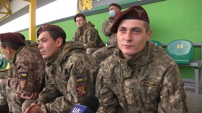 У Житомирі десантники з 95 та 81 бригади зіграли товариський матч з футболу