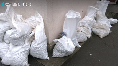 На утилізацію: у Рівному зібрали майже 900 кілограмів відпрацьованих батарейок На утилізацію: у Рівному зібрали майже 900 кілограмів відпрацьованих батарейок