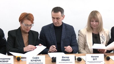 Підписання меморандуму щодо створення "Центрів досконалості" Підписання меморандуму щодо створення "Центрів досконалості"