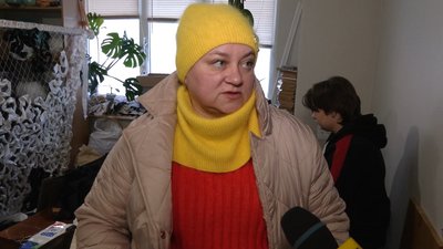 "Навколо йшли танки, а ми плели сітки": як на Чернігівщині бахмацькі волонтери допомагають військовим "Навколо йшли танки, а ми плели сітки": як на Чернігівщині бахмацькі волонтери допомагають військовим