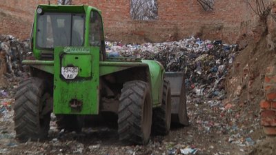 На Житомирщині завершують вивіз львівського сміття, яке незаконно скинули на заводі в Будичанах На Житомирщині завершують вивіз львівського сміття, яке незаконно скинули на заводі в Будичанах