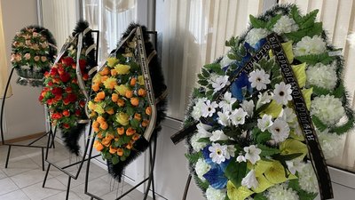 У Херсоні попрощались з диригентом філармонії, якого у вересні застрелили військові РФ за відмову у співпраці У Херсоні попрощались з диригентом філармонії, якого у вересні застрелили військові РФ за відмову у співпраці