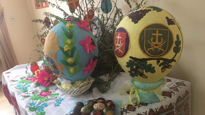 Півметрові писанки виготовили строковики вінницької військової частини Півметрові писанки виготовили строковики вінницької військової частини