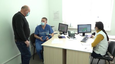 У черкаській лікарні від роботи відсторонили дев'ятьох нещеплених медиків У черкаській лікарні від роботи відсторонили дев'ятьох нещеплених медиків