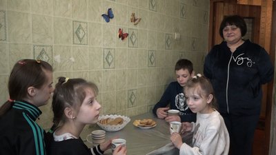Додому вже не повернемося: багатодітна сім’я переселенців з Херсонщини вирішила лишитися в Житомирі Додому вже не повернемося: багатодітна сім’я переселенців з Херсонщини вирішила лишитися в Житомирі