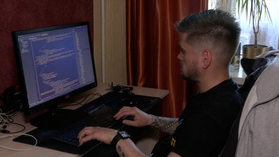 З бармена у ІТ-сферу: чернігівець змінив професію під час війни