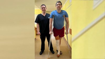 Нога згиналася у різні сторони. У Львові прооперували чоловіка зі Слов’янська