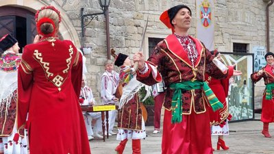 На Тернопільщині провели культурно-мистецький захід для військовослужбовців ЗСУ На Тернопільщині провели культурно-мистецький захід для військовослужбовців ЗСУ