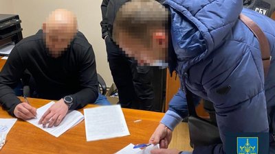 Підпільну типографію з виготовлення COVID-сертифікатів виявили на Закарпатті Підпільну типографію з виготовлення COVID-сертифікатів виявили на Закарпатті