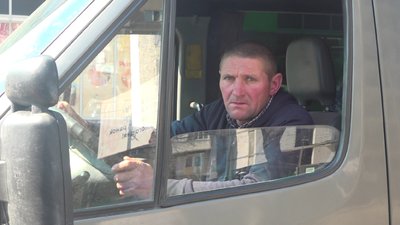 Водій рейсового автобуса "Бережанка-Тернопіль" Володимир Поважний Водій рейсового автобуса "Бережанка-Тернопіль" Володимир Поважний
