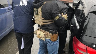 Керівника митного поста "Ковель" затримали на одержанні хабара Керівника митного поста "Ковель" затримали на одержанні хабара