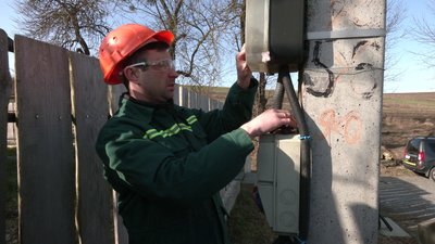 Жителям Рівненщини відключають електроенергію через заборгованість