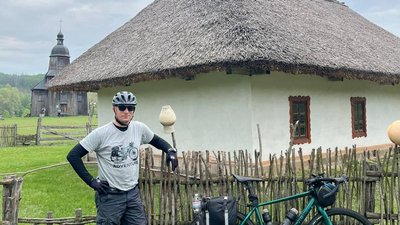 Ілля Лебідь, велосипедист, досліджує села, Дніпропетровщина, 26 тисяч кілометрів