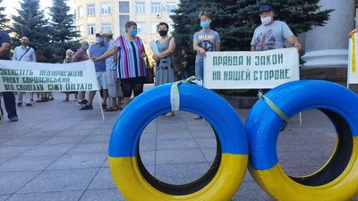Протест працівників ринку: "Місця нами викуплені, а Онул обманним шляхом оформив їх на себе"