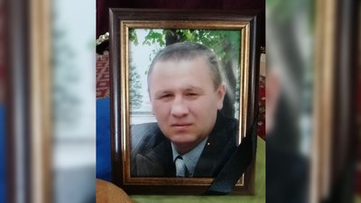 На Чернігівщині попрощалися з трьома бійцями, які загинули на Донеччині На Чернігівщині попрощалися з трьома бійцями, які загинули на Донеччині
