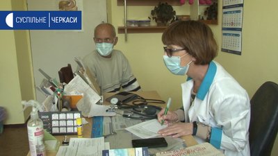 Немає зарплати 2-й місяць: як виживають медики у Смілі Немає зарплати 2-й місяць: як виживають медики у Смілі