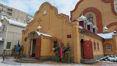 "Він сказав: "Буду до останнього". У Сумах попрощалися з воїном Олександром Коряковим "Він сказав: "Буду до останнього". У Сумах попрощалися з воїном Олександром Коряковим