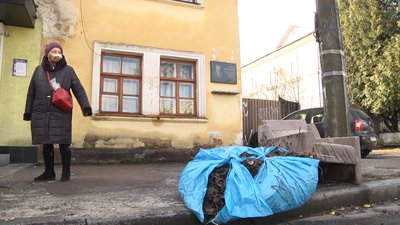 У Житомирі руйнується фасад будинку, на якому розміщена анотаційна дошка О.Ольжичу У Житомирі руйнується фасад будинку, на якому розміщена анотаційна дошка О.Ольжичу