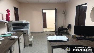 Троє невідомих у масках проникли до Галицинівської сільської ради, що у Вітовському районі Миколаївської області