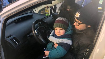 У Франківську для дітей влаштували "Різдво з патрульними" У Франківську для дітей влаштували "Різдво з патрульними"