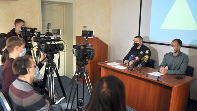 Максим Арахмєєв та Костянтин Донченко розповідають про порушення під час виборів Максим Арахмєєв та Костянтин Донченко розповідають про порушення під час виборів