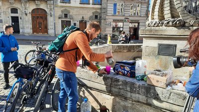 "Велосипедом на роботу". До акції долучилися майже пів сотні львів'ян "Велосипедом на роботу". До акції долучилися майже пів сотні львів'ян
