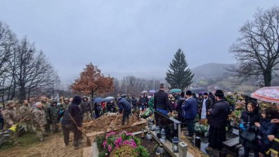 На Закарпатті прощались із полеглим героєм Юрієм Дзямко На Закарпатті прощались із полеглим героєм Юрієм Дзямко