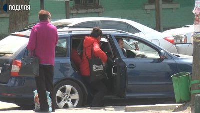 Без автобусів і маршруток: хто хмельничанам допомагає виїхати за межі міста