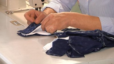 На Одещині жінка безкоштовно шиє маски на замовлення На Одещині жінка безкоштовно шиє маски на замовлення