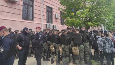 Суд обирає запобіжний захід Медведчуку Суд обирає запобіжний захід Медведчуку