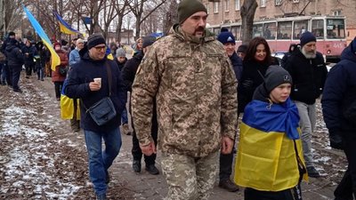 У Кривому Розі учасники ходи до Дня соборності України утворили «живий ланцюг єдності» У Кривому Розі учасники ходи до Дня соборності України утворили «живий ланцюг єдності»