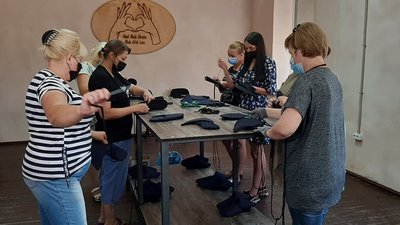 Нові робочі місця в шахтарському містечку. Підприємець відкрив на Луганщині цех з виробництва взуття Нові робочі місця в шахтарському містечку. Підприємець відкрив на Луганщині цех з виробництва взуття