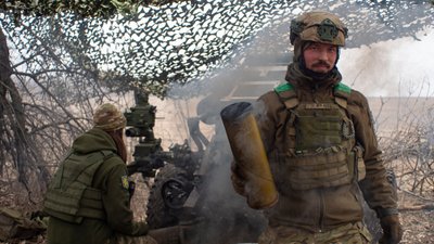 Анатолій під час виконання бойових завдань Анатолій під час виконання бойових завдань