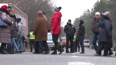 Жителі двох сіл мітингували проти приєднання до Черкас Жителі двох сіл мітингували проти приєднання до Черкас