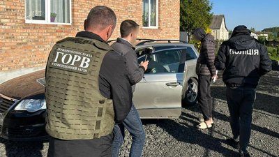 На Рівненщині виявили жителя Волині, якого підозрюють у переправленні чоловіків за кордон