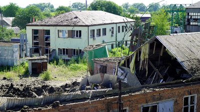 Росіяни вночі 16 червня двічі вдарили по Пісочину під Харковом: фото наслідків Росіяни вночі 16 червня двічі вдарили по Пісочину під Харковом: фото наслідків