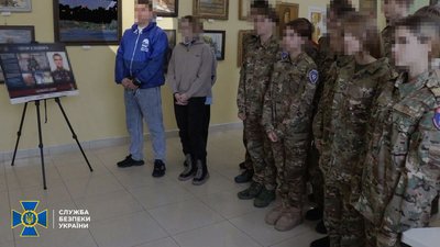 СБУ оголосила підозру колаборанту з Луганщини за пропаганду війни серед школярів